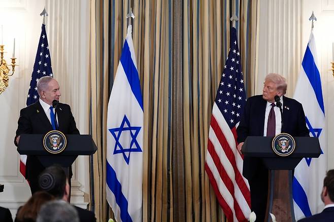 왼쪽부터 베냐민 네타냐후 이스라엘 총리, 도널드 트럼프 미국 대통령. AP 뉴시스