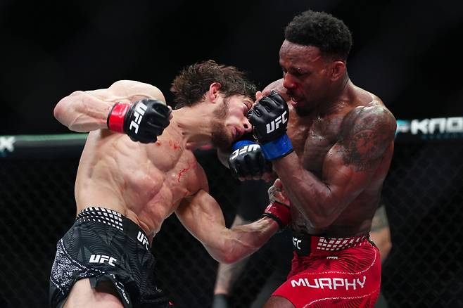 모프사르 예블로예프(왼쪽)와 르론 머피. 사진=AP 연합뉴스