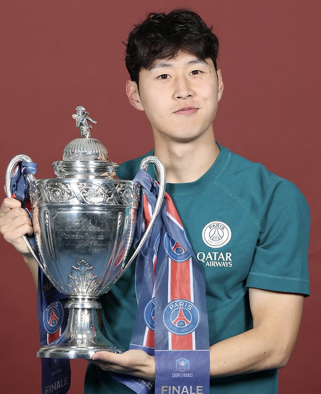 ▲ 앙투안 그리즈만 미국행이 사실상 마침표를 향해 가면서 아틀레티코 마드리드의 다음 스텝에 시선이 집중되고 있다. 중심에는 그리즈만보다 10살 어린 이강인의 이름이 다시 한 번 떠오르고 있다. ⓒ 파리 생제르맹