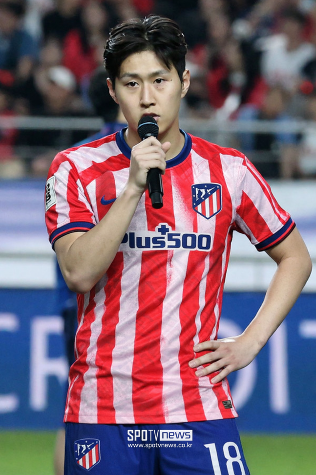 ▲ 1991년생인 그리즈만은 어느덧 34살의 나이에 접어들면서 에이징 커브를 겪고 있다. 이에 올 시즌을 끝으로 유럽을 떠나 미국 무대에서 커리어 말년을 보낼 계획이다. 그리즈만이 아틀레티코를 떠나는 것이 확정되면서, 이강인의 이적 가능성이 재점화됐다.