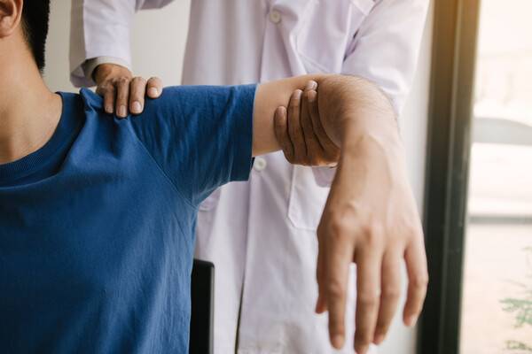 팔꿈치. 클립아트코리아 제공