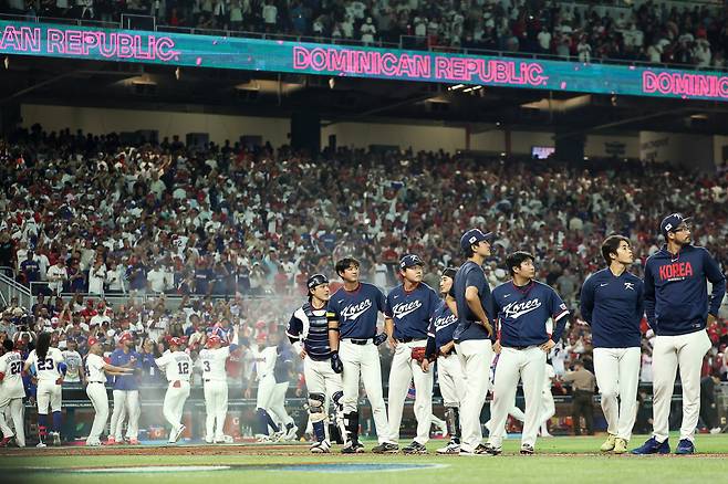 한국대표팀은 2026년 WBC 8강전에서 도미니카공화국에 0대10 7회 콜드게임패를 당했다. 도미니카공화국 선발 산체스, 두 번째 투수 아브레우에 압도당했다. 연합뉴스