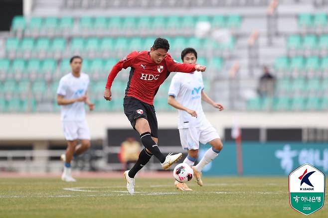 김찬(부산아이파크). 한국프로축구연맹 제공