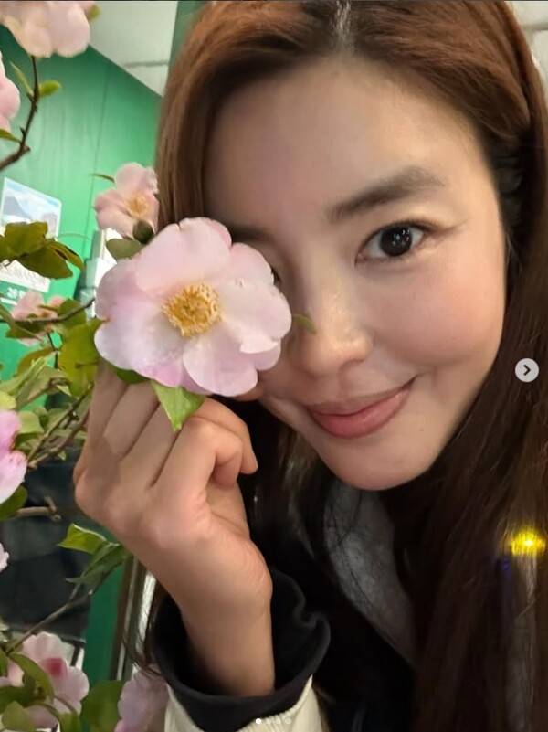 ▲ 서촌에서의 근황을 전한 김규리. 출처 l 김규리 SNS