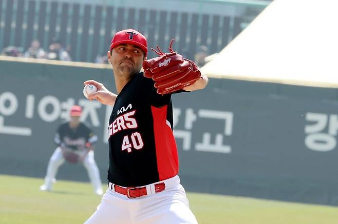 ▲ 시즌 개막전에서 6이닝 무실점을 기록하고도 불펜 난조에 승리를 거두지 못한 제임스 네일 ⓒKIA타이거즈