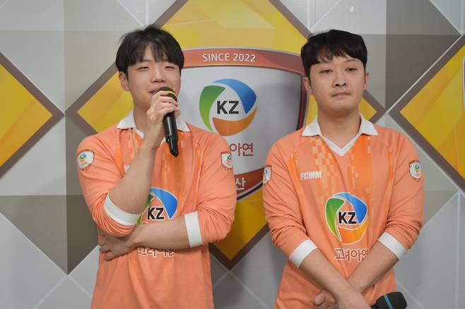 2차전 5국에 출전해 승리를 결정한 최재영(왼쪽)과 1국에서 기선을 제압한 송규상. 한국기원 제공