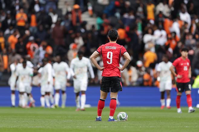 축구국가대표팀 공격수 조규성(가운데)이 29일(한국시간) 스타디움 MK서 끝난 코트디부아르전 도중 실점한 뒤 아쉬워하고 있다. 사진제공|대한축구협회