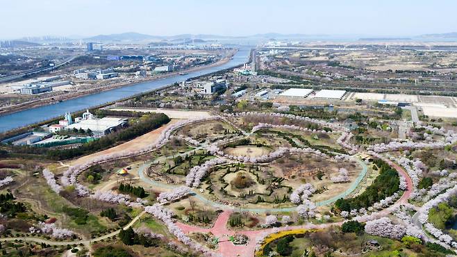 수도권매립지 드림파크 야생화단지 전경.<수도권매립지관리공사 제공>