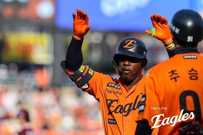 페라자가 세리머니를 펼치고 있다. 사진 | 한화 이글스