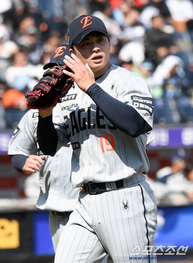 17일 대전 한화생명볼파크 열린 한화 이글스와 두산 베어스의 경기. 4회초 2사 1,2루 두산 안재석을 삼진 처리한 한화 왕옌청이 기뻐하고 있다. 대전=박재만 기자 pjm@sportschosun.com/2026.03.17/