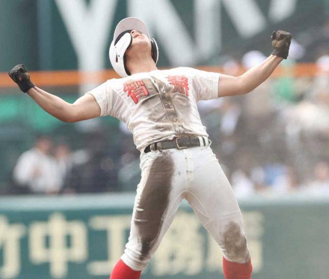 8회 역전 적시타 치벤학원 오우사카(2년) 사진=스포니츠