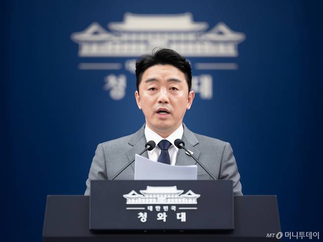 (서울=뉴스1) 이재명 기자 = 강훈식 비서실장이 18일 춘추관에서 전략경제협력 대통령 특사 UAE 방문 결과 브리핑을 하고 있다. 2026.3.18/뉴스1 Copyright (C) 뉴스1. All rights reserved. 무단 전재 및 재배포, AI학습 이용 금지. /사진=(서울=뉴스1) 이재명 기자