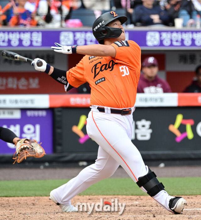 2026년 3월 29일 오후 대전 한화생명볼파크에서 열린 ‘2026 신한 SOL KBO리그' 키움 히어로즈와 한화 이글스의 경기한화 강백호가 3회말 무사 1루서 2점 홈런을 치고 있다./마이데일리