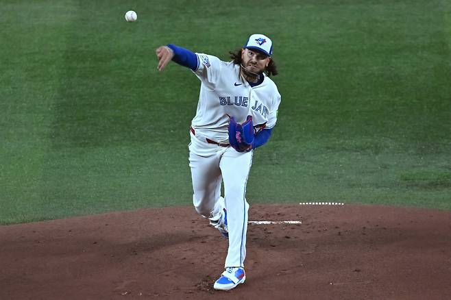 Toronto Blue Jays pitcher Cody Ponce (66) throws to a Colorado Rockies batter in the first inning of interleague baseball in Toronto, Monday, March 30, 2026. (Jon Blacker/The Canadian Press via AP) MANDATORY CREDIT
<저작권자(c) 연합뉴스, 무단 전재-재배포, AI 학습 및 활용 금지>