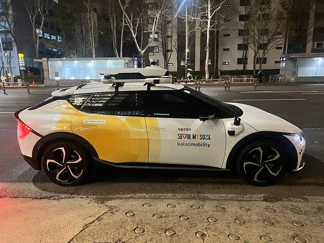 카카오모빌리티가 강남 일대에서 시범 운행 중인 자율주행 택시 '서울자율차' 외관.ⓒ데일리안 이주은 기자