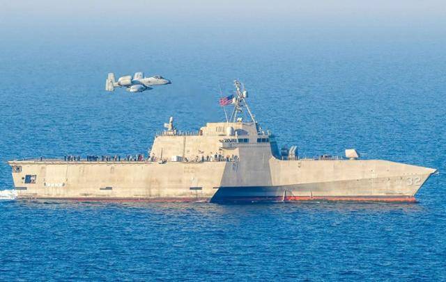 페르시아만에서 공대함 지원 임무를 수행 중인 A-10C 공격기. 미 중부사령부