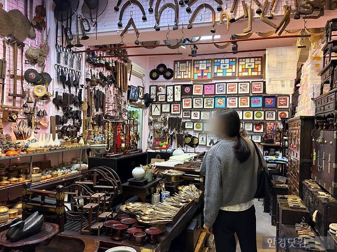 답십리 고미술 상가 / 사진=이수 기자