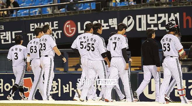 ▲ 선발진의 부진 속에 여전히 시즌 첫 승리를 신고하지 못하고 있는 LG 트윈스 ⓒ곽혜미 기자