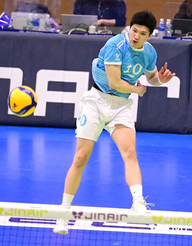 V리그 남자부 챔피언결정전서 현대캐피탈 허수봉과 토종 공격수 자존심 대결을 펼치게 될 대한항공 정지석. 사진=한국배구연맹