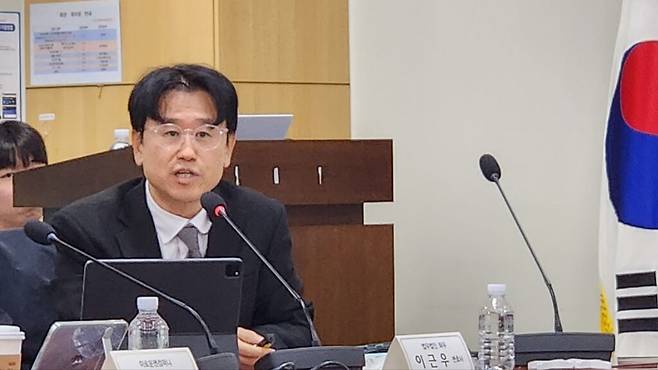 이근우 법무법인 화우 변호사의 발표는 기술 변화보다 더 느리게 움직이는 법과 제도의 문제를 정면으로 파고들었다. (사진=테크42)