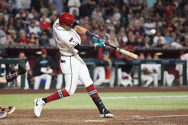 <yonhap photo-5391=""> PHOENIX, ARIZONA - MARCH 31: Jose Fernandez #11 of the Arizona Diamondbacks hits a two-run home run against the Detroit Tigers during the eighth inning of the MLB game at Chase Field on March 31, 2026 in Phoenix, Arizona. The Diamondbacks defeated the Tigers 7-5. Christian Petersen/Getty Images/AFP (Photo by Christian Petersen / GETTY IMAGES NORTH AMERICA / Getty Images via AFP)/2026-04-01 13:31:14/ <저작권자 ⓒ 1980~2026 ㈜연합뉴스. 무단 전재 재배포 금지, AI 학습 및 활용 금지></yonhap>