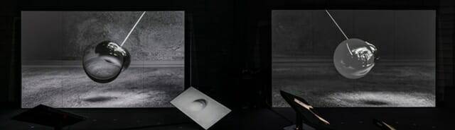 아하콜렉티브, 0-Phasing-1(0과 1의 페이징) 中 1 : ‘0과 1의 Pulse’, 나무합판, 아크릴 오브제 설치, 플랫폼엘 컨템포러리 아트센터, 2022