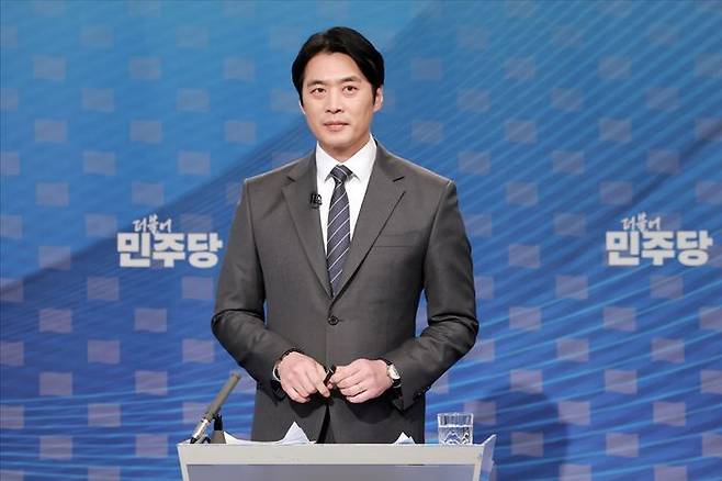 한준호 더불어민주당 경기도지사 경선 후보가 1일 서울 양천구 SBS 목동 스튜디오에서 열린 더불어민주당 경기도지사 후보자 2차 합동토론회에서 토론 시작을 기다리고 있다. ⓒ국회사진기자단