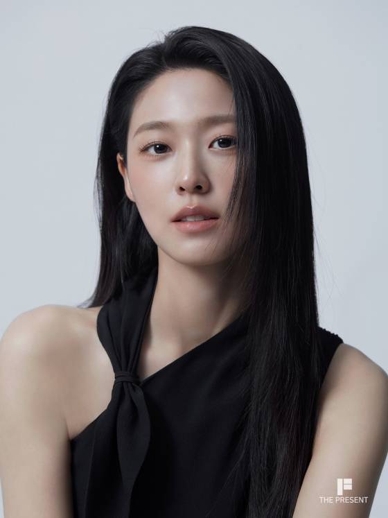 설현 /사진=더프레젠트컴퍼니