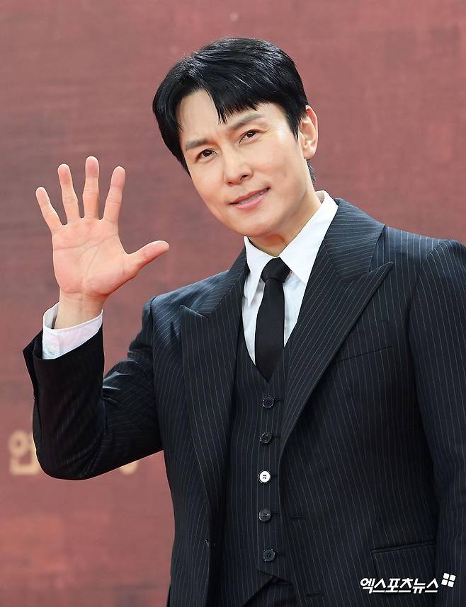 김동완