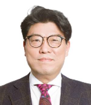 황부영 브랜다임앤 파트너즈 대표 컨설턴트 - 현 부산 도시 브랜드 총괄 디렉터, 현 아시아 브랜드 프라이즈(ABP) 심사위원, 전 제일기획 마케팅연구소 브랜드팀 팀장