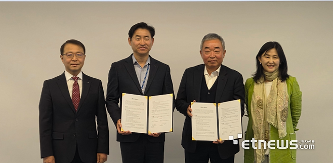 포스코인터내셔널과 레메디가 해외사업 협력합의서를 체결했다. 왼쪽부터 임재성 포스코인터내셔널 본부장, 박경호 그룹장, 조봉호 레메디 대표, 이레나 고문