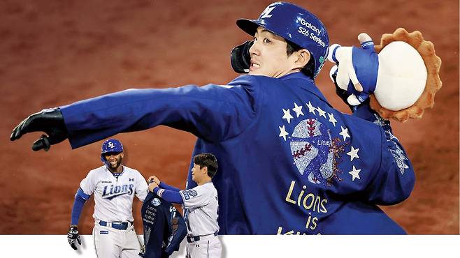 삼성 구자욱(큰 사진)과 르윈 디아즈가 각각 1일과 3월 31일 대구 두산전에서 홈런을 친 뒤 홈런 재킷을 입었다. 삼성라이온즈 제공