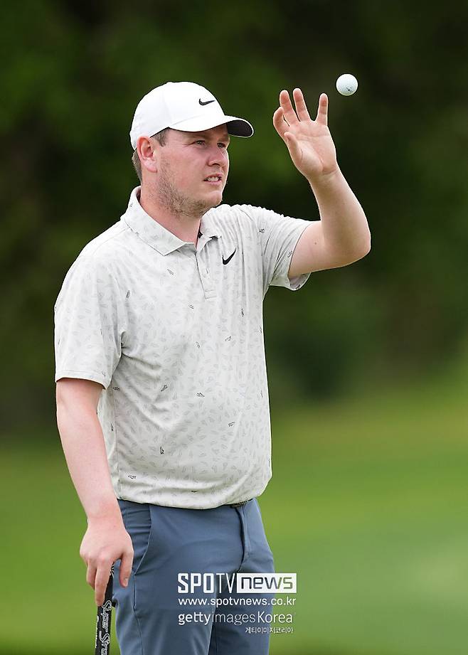 ▲ 로버트 매킨타이어.