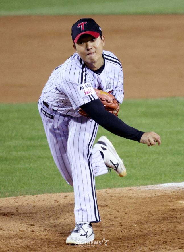 지난 2일 역투하는 우강훈의 모습. /사진=김진경 대기자