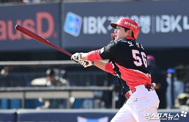 21일 오후 서울 송파구 잠실야구장에서 열린 '2026 신한 SOL Bank KBO리그 시범경기' KIA 타이거즈와 두산 베어스의 경기, 9회초 무사 2루 KIA 오선우가 1타점 적시 2루타를 때려내고 있다. 엑스포츠뉴스 DB