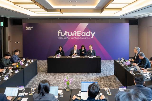지난 3일 서울 서초구 JW 매리어트 호텔 서울에서 가진 프랑수아 프로보 르노그룹 회장과 국내 미디어의 간담회 모습.르노코리아 제공