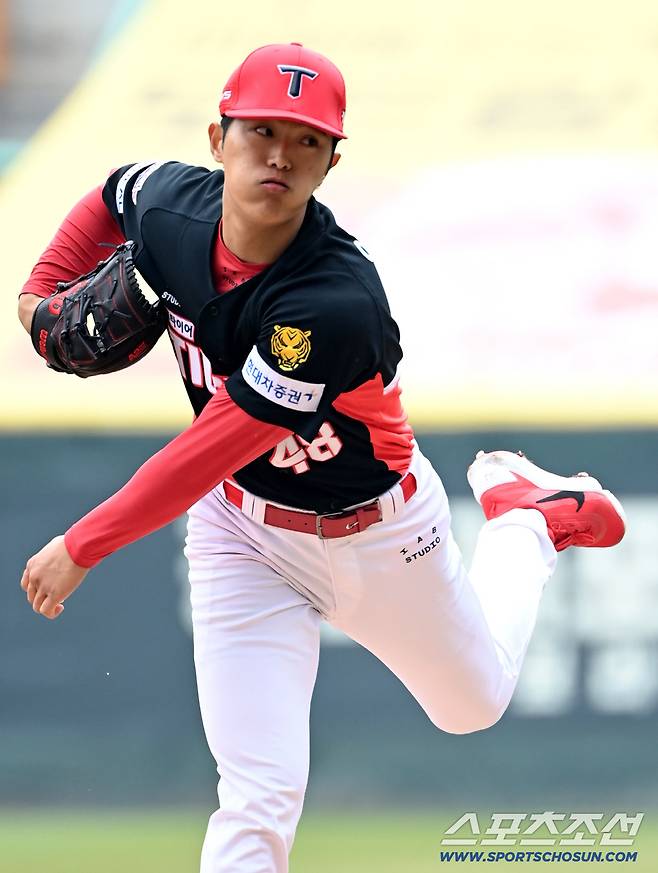 29일 인천SSG랜더스필드에서 열린 KIA와 SSG의 경기, KIA 선발투수 이의리가 역투하고 있다. 인천=허상욱 기자wook@sportschosun.com/2026.03.29/