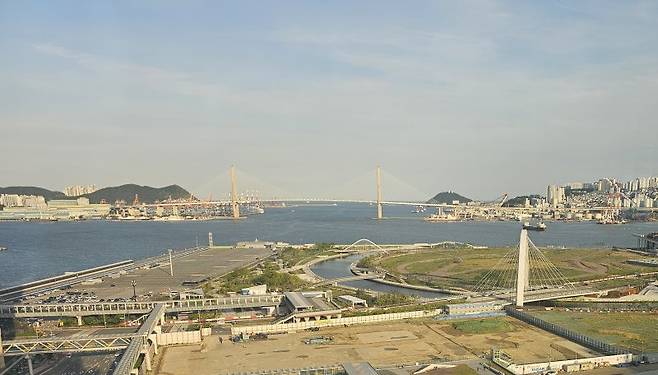 해양수산부 신청사 이전 후보지 가운데 하나로 꼽히는 부산 북항재개발 현장 전경.