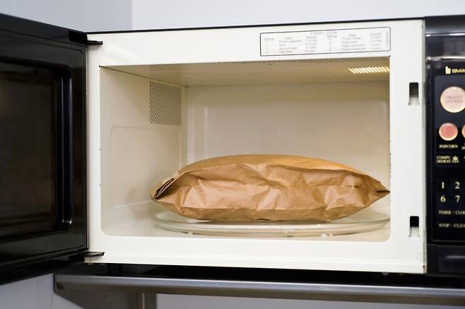 출출할 때는 열량은 낮고 포만감은 높은 간식을 선택하면 체중이나 혈당에 대한 부담을 줄일 수 있다./사진=클립아트코리아