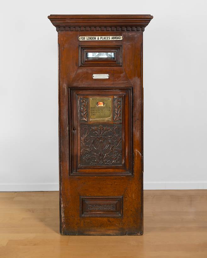 백남준의 1982년작 ‘런던과 해외를 위하여(우편함)’ /사진제공=가고시안갤러리