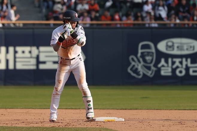 ▲ 2안타 1볼넷을 기록하는 등 팀의 득점 찬스를 열며 살아나는 타격감을 알린 박찬호 ⓒ두산베어스