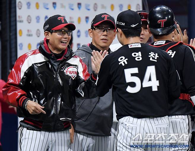 유영찬 앞에서 가장 기쁘게 웃은 염 감독