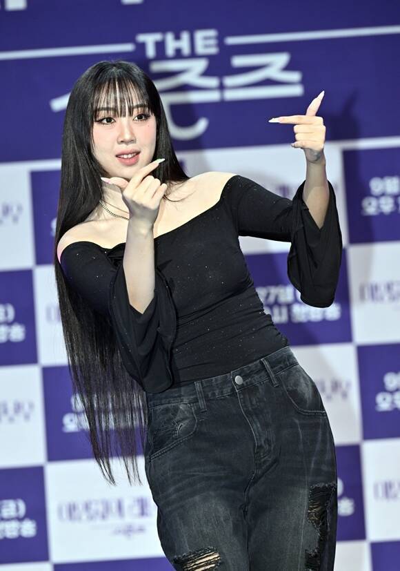 가수 이영지가 '팬앤스타' 베스트뮤직 겨울 투표 15위에 올랐다. 남은 투표 기간 동안 순위가 오를지 기대된다. /더팩트 DB