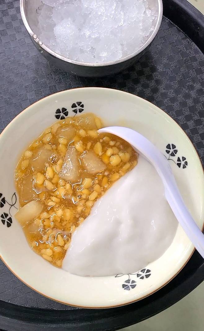 독특한 풍미의 쩨 부오이. 얼음을 넣어가며 먹었다. / 사진. ⓒ신예희