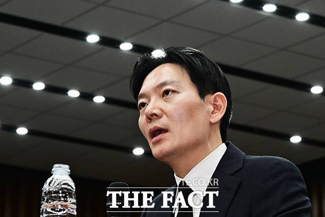 ‘쌍방울 대북 송금 사건’을 수사했던 박상용 인천지방검찰청 부부장검사가 7일 오전 서울 여의도 국회에서 국민의힘 주최로 진행된 ‘민주당의 공소취소, 재판조작 진상규명 청문회’에 참석해 질의에 답변을 하고 있다. /국회=배정한 기자