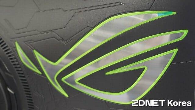 후면 RGB LED 조명은 메인보드/그래픽카드 RGB LED와 동기화 가능하다. (사진=지디넷코리아)