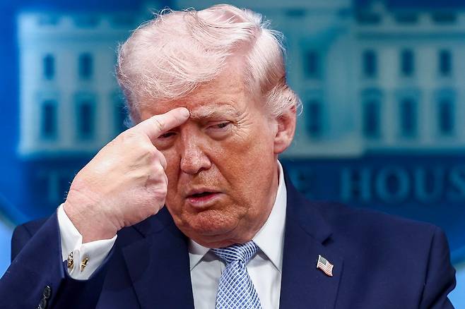 도널드 트럼프 미국 대통령이 6일(현지시간) 백악관에서 진행한 기자회견에서 이란의 석유와 호르무즈해협에 대한 통행료를 언급하며 "전리품은 승자가 가져야 한다"고 주장했다. EPA=연합뉴스