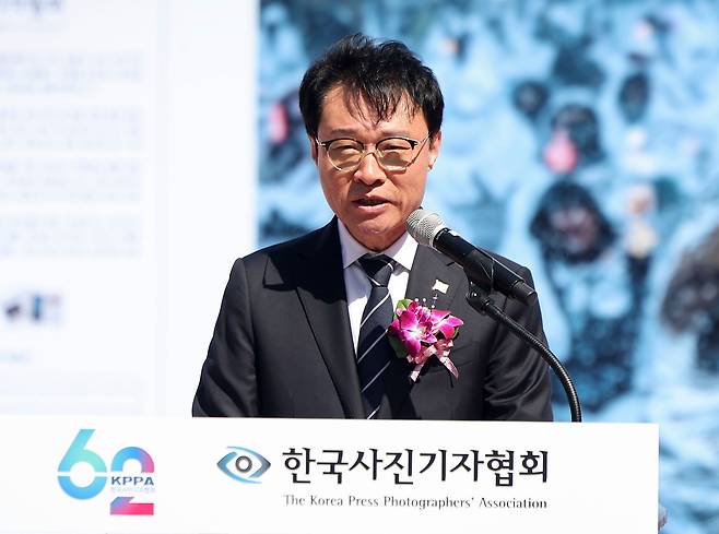 이규연 청와대 홍보소통수석이 이재명 대통령 축사를 대독하고 있다. 사진공동취재단