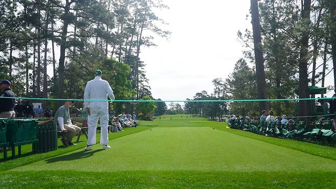 6일(현지 시간) 관람객들에게 개방한 오거스타 내셔널GC 17번 홀(파4) 모습. 지난해보다 10야드가 길어져 승부처가 될 수 있다는 전망이 나온다. 오거스타=양준호 기자