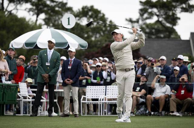 디펜딩 챔피언 로리 매킬로이가 6일(현지 시간) 마스터스 공식 연습 라운드에서 1번 홀 티샷을 하고 있다. 사진 제공=마스터스